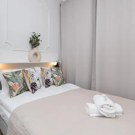 Srodmiescie Akademia Muzyczna By Renters *
