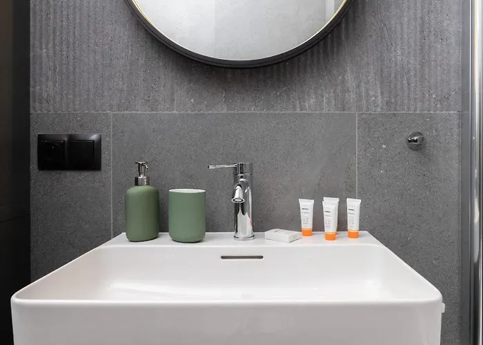 The Olive Center By Renters